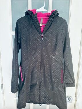 Mondetta Patterened Black Jacket with Pink Trim - Hooded Zip-Front Coat